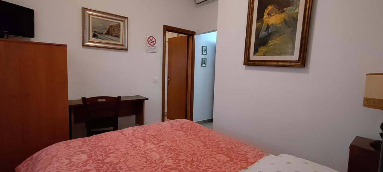 Pisa Central Station Room Rent Exterior foto